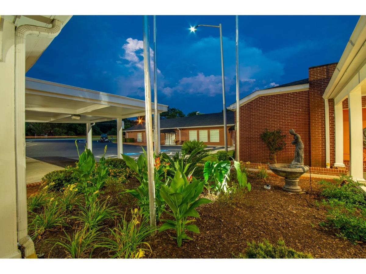 Winton Inn&Suites Barnwell Exterior foto