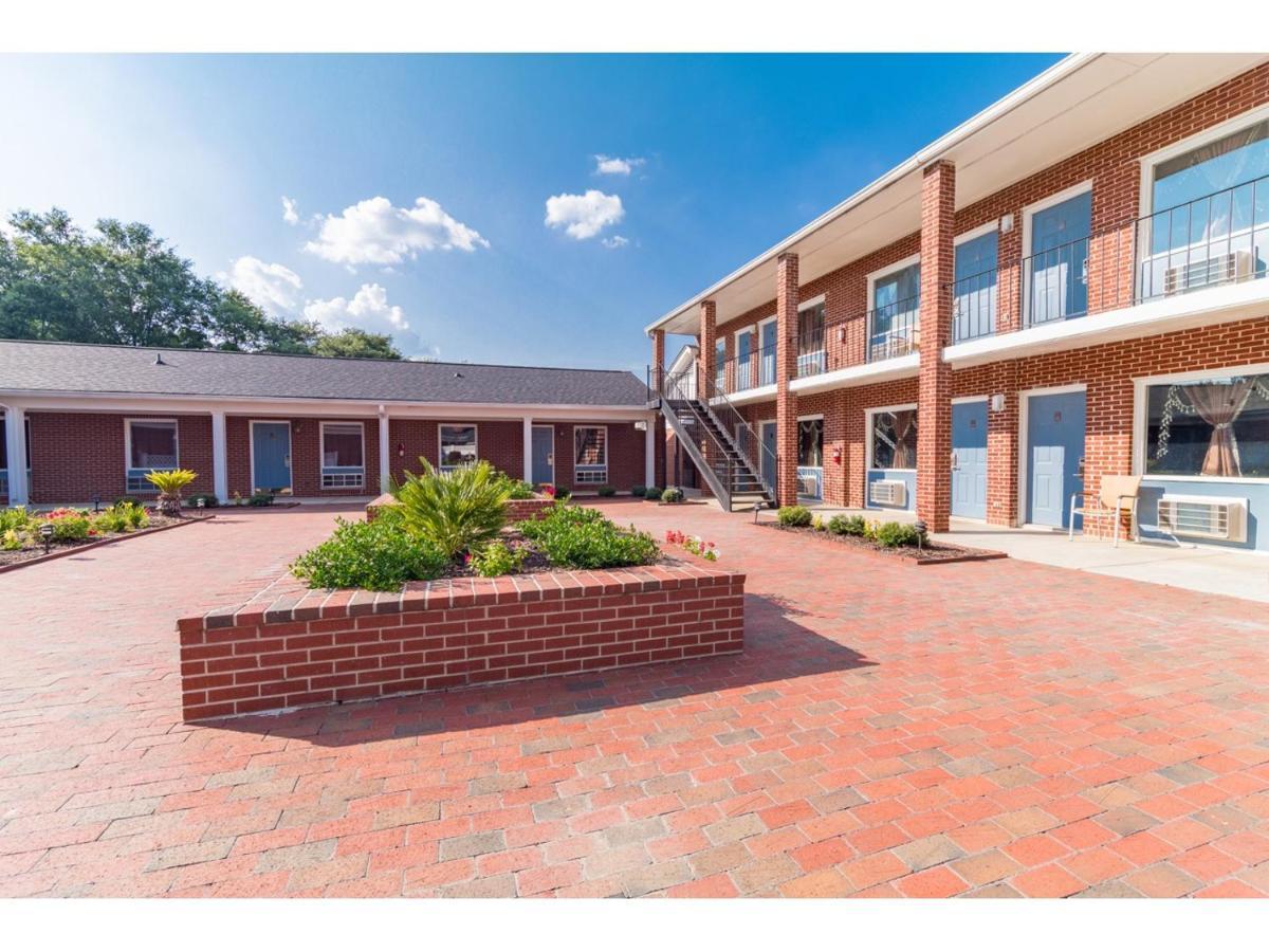 Winton Inn&Suites Barnwell Exterior foto